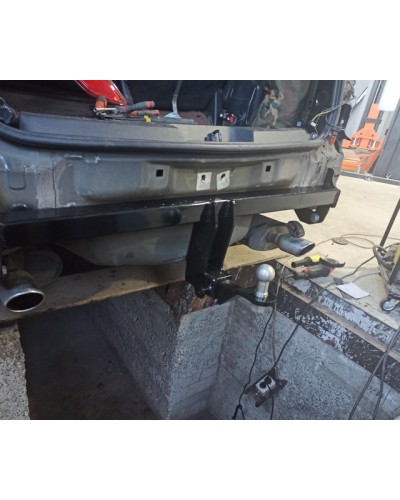 Фаркоп Ford Explorer (2010-2019) под квадрат