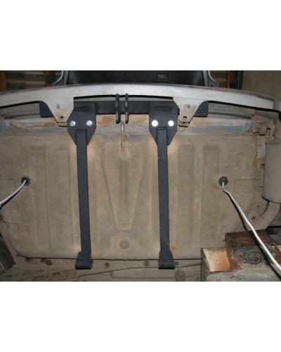 Фаркоп Mazda MPV (1999-2006) Запаска в салоні