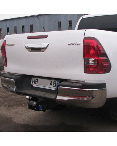 Фаркоп Toyota Hilux (с 2015--) Тойота Хайлюкс