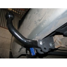 Фаркоп Mazda MPV (1999-2006) Запаска в салоні