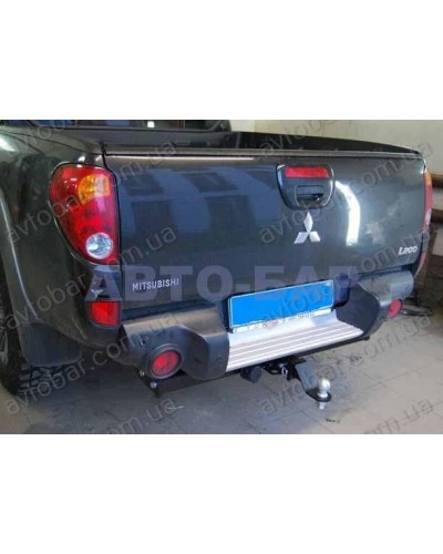 Фаркоп Mitsubishi L200 (2006-2016) під квадрат. Бампер хром труба \ Хром бампер \ без бампера