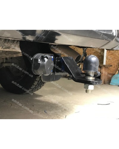 Фаркоп Toyota Hilux (2004-2010) під квадрат