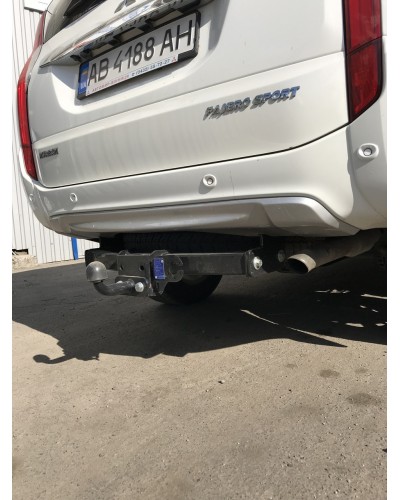 Фаркоп Mitsubishi Pajero Sport (2016-2019) литой крюк.
