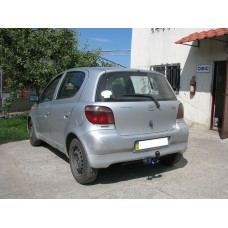 Фаркоп Toyota Yaris 1 (1999-2005) Без подрезки бампера