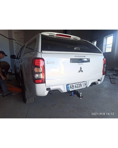 Фаркоп Mitsubishi L200 (2015-2024) під квадрат