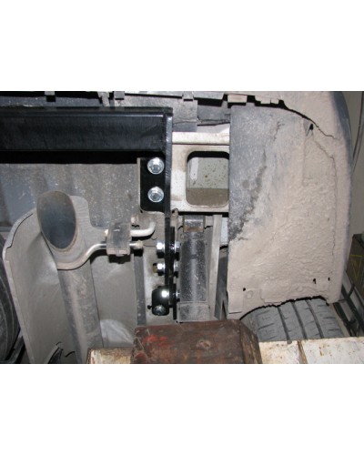 Фаркоп на Renault Trafic (2001-2014) Рено Трафик