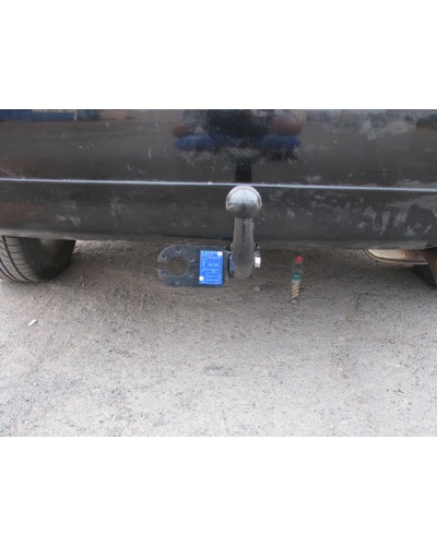 Фаркоп Nissan Almera Tino  (2000-2006) Автопристрій