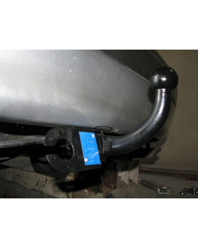 Фаркоп Toyota Corolla E11 (1997-2002) Седан \ Ліфтбек. Зйомний на болтах