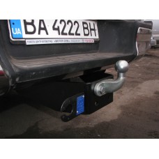Фаркоп Toyota Hilux (с 2015--) Тойота Хайлюкс