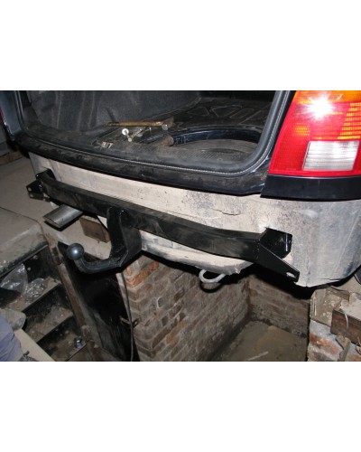 Фаркоп Audi A4 B5 (1994-2001) седан / універсал Ауді А4 Б5