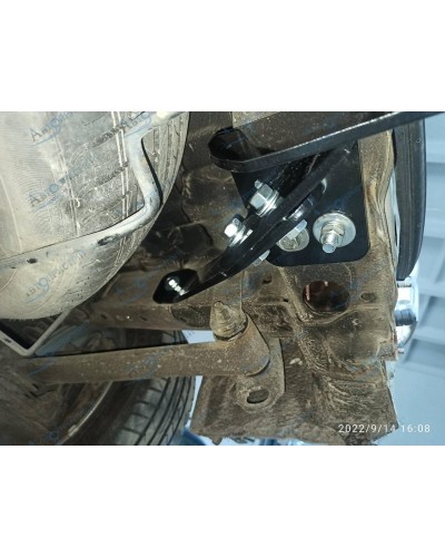 Фаркоп Nissan NV200 (с 2009--) Автопристрій