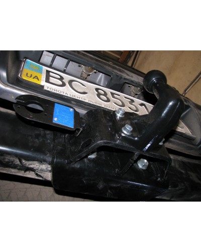 Фаркоп Toyota Hilux (2010-2015) Тойота Хайлюкс