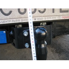 Фаркоп Toyota Hilux (2010-2015) Тойота Хайлюкс