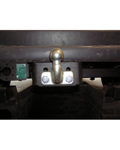 Фаркоп Mercedes Sprinter 906 (2006-2018) бампер з підніжкою. Литий гак.