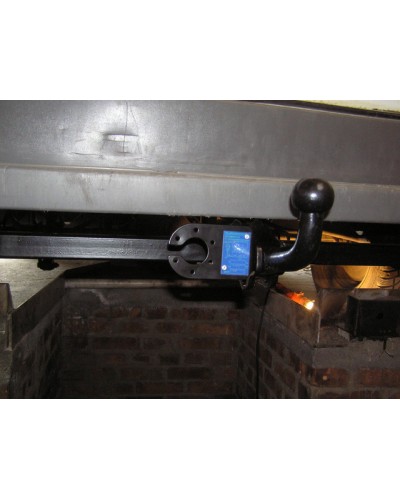 Фаркоп Volkswagen LT (1995-2006) На бампер з підніжкою