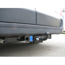 Фаркоп Nissan NV 400  (c 2010--) Передний привод (литой крюк)