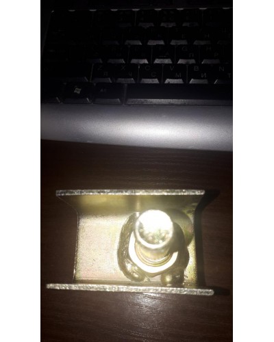 Фіксатор  для фаркопа, антістук,  американського типу під квадратну вставку