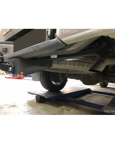 Фаркоп Nissan Navara D40 (2005-2015) Steinhof. Польща. Зйомний на болтах.