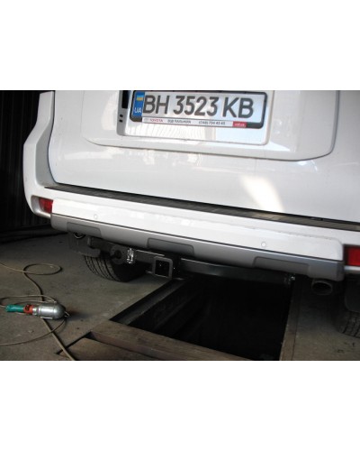 Фаркоп під квадрат Toyota Land Cruiser Prado 150 (c 2009--) без підрізування бампера