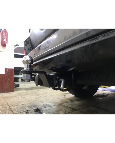 Фаркоп Toyota Land Cruiser 200 (2007-2021) под квадрат. На штатную балку