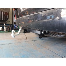 Фаркоп під квадрат Toyota Land Cruiser 200 (2008-2021)