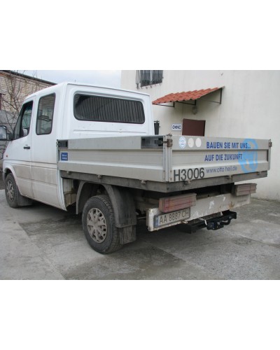 Фаркоп Mercedes Sprinter 208 короткий (1995-2006) Бортовий