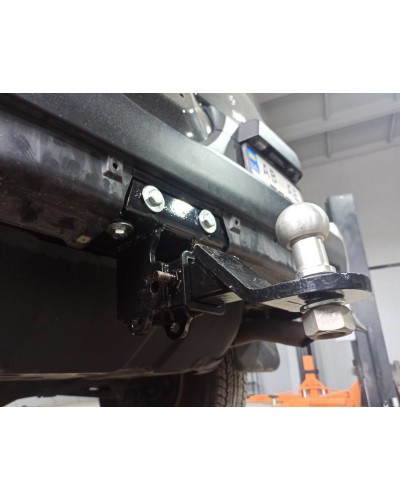Фаркоп Toyota FJ Cruiser (2006-2015) під квадрат. На штатну балку