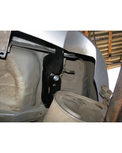 Фаркоп Mitsubishi Lancer 10 (c 2013 --) Баняк вихлопної уздовж машини