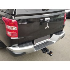 Фаркоп Mitsubishi L200 (2023-2025) під квадрат