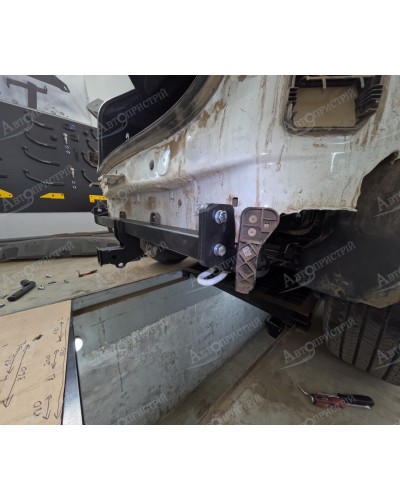 Фаркоп Dacia Duster (с 2024 --) под квадрат. Автопристрій