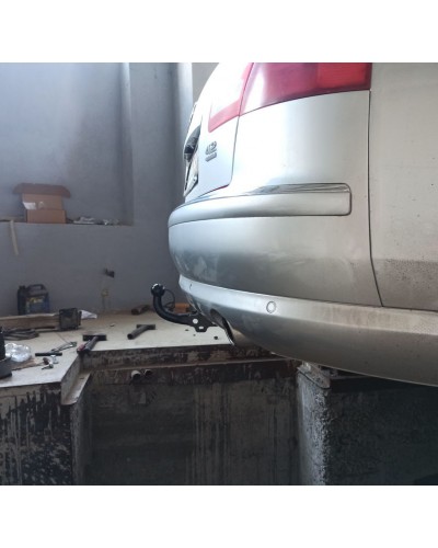 Фаркоп Audi A8 D3 (2002-2009) Автопристрій