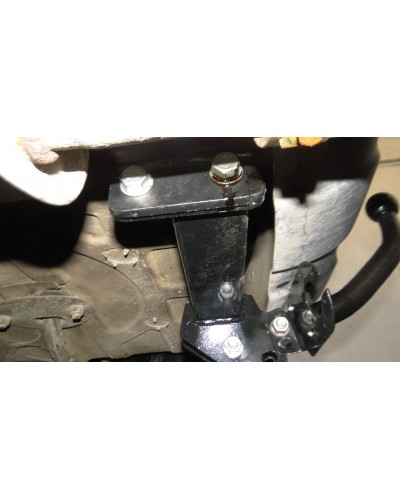 Фаркоп Zaz Forza хетчбек (з 2011--) Заз Форза