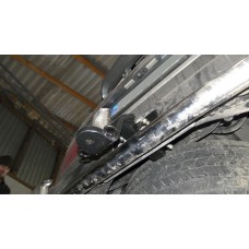 Фаркоп на Lexus LX 470 (1996-2007) під штатне місце.