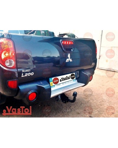 Фаркоп Mitsubishi L200 Європеєць (2006-2015) з пластикової підніжкою Vastol