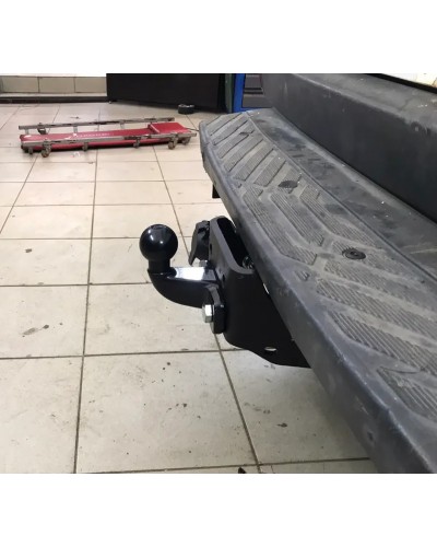 Фаркоп Volkswagen Crafter (2017-2025) Бампер з підніжкою. Литий шар