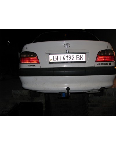 Фаркоп Toyota Avensis T22 (1997-2003) Тойота Авенсіс